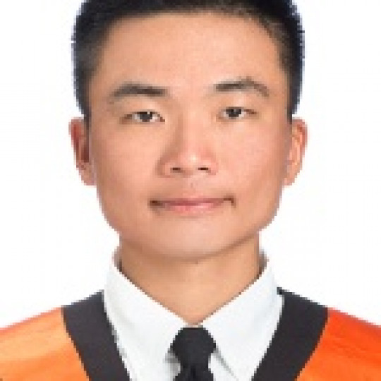 易峻弘